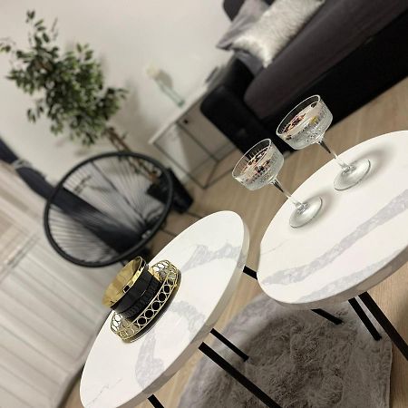 卡尔洛瓦茨Apartman Gold Maris公寓 外观 照片