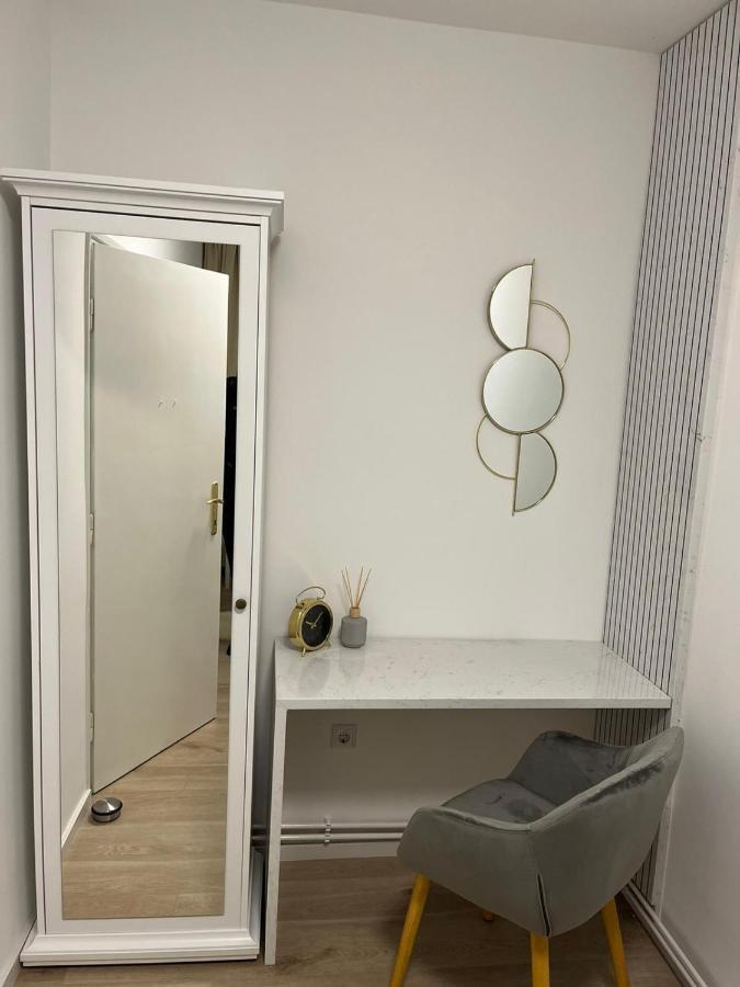 卡尔洛瓦茨Apartman Gold Maris公寓 外观 照片